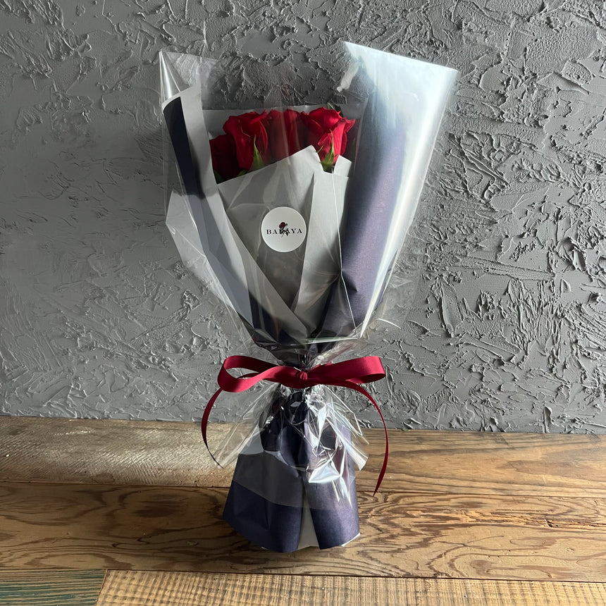 オーダー花束 レッドスター＆ブラックバッカラ12本　